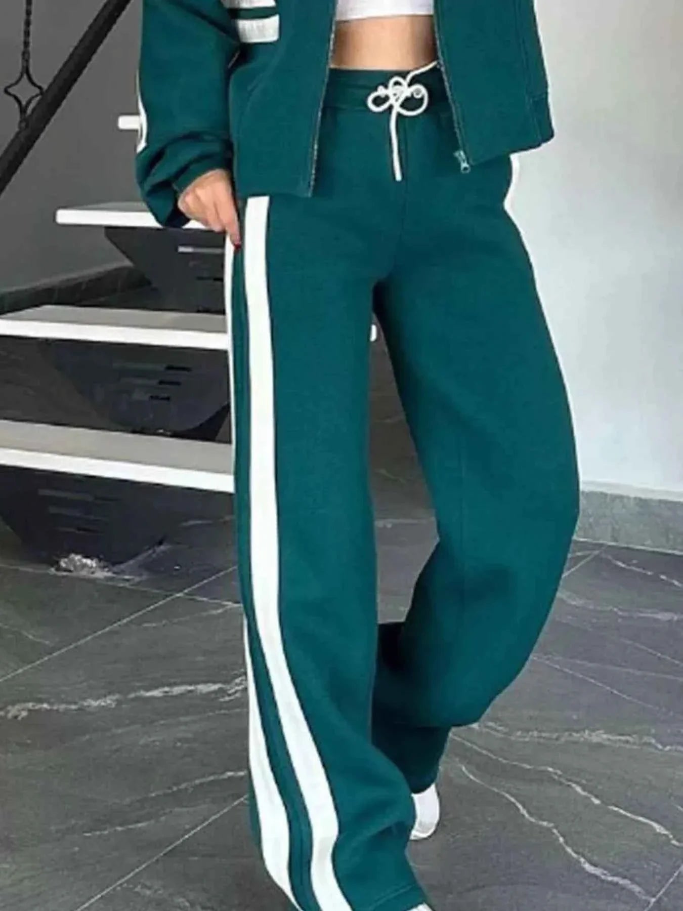 Plus Stripes Zip Set: Full-Size Comfort Duo