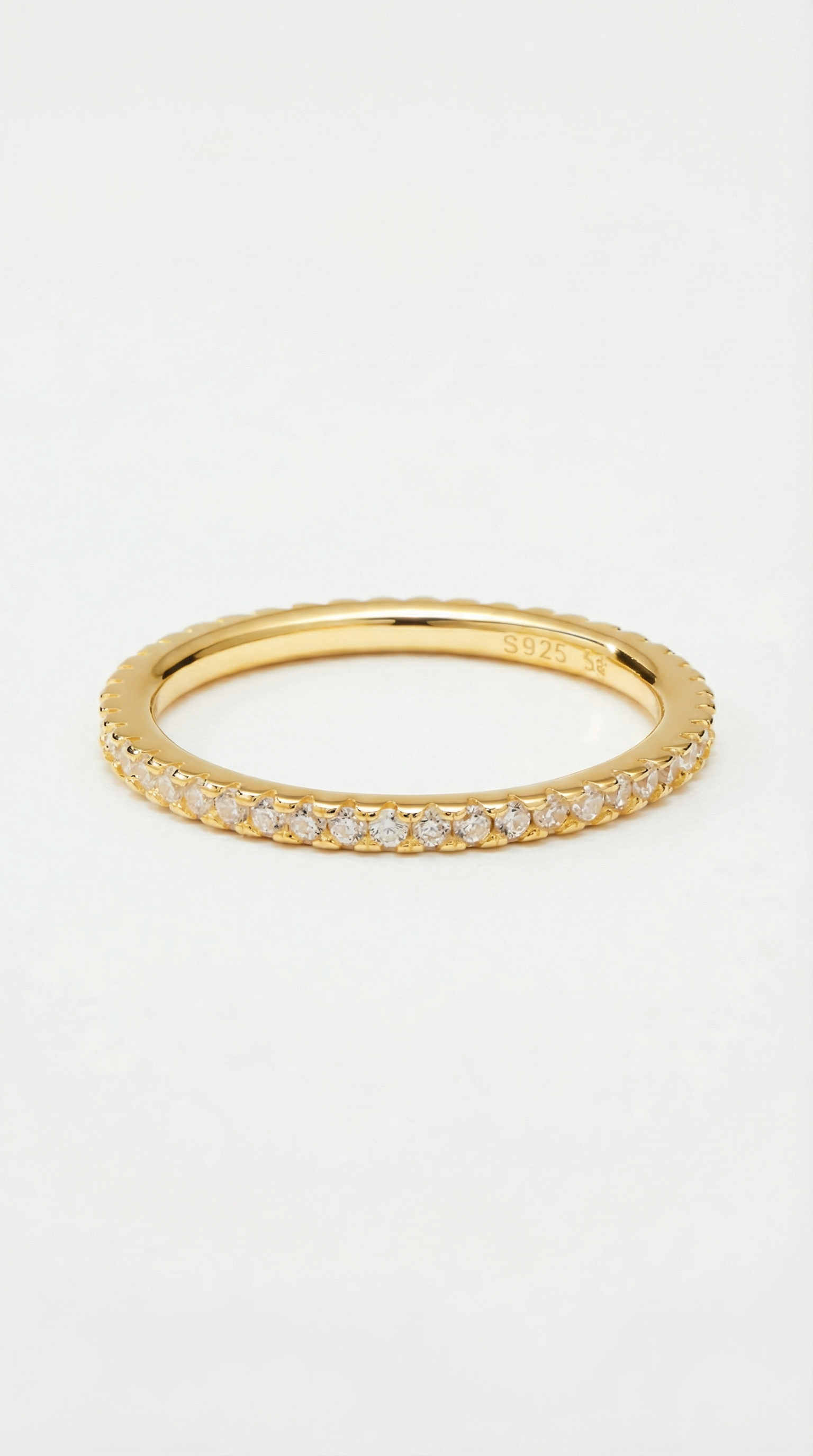 The M Essential Pavé Band