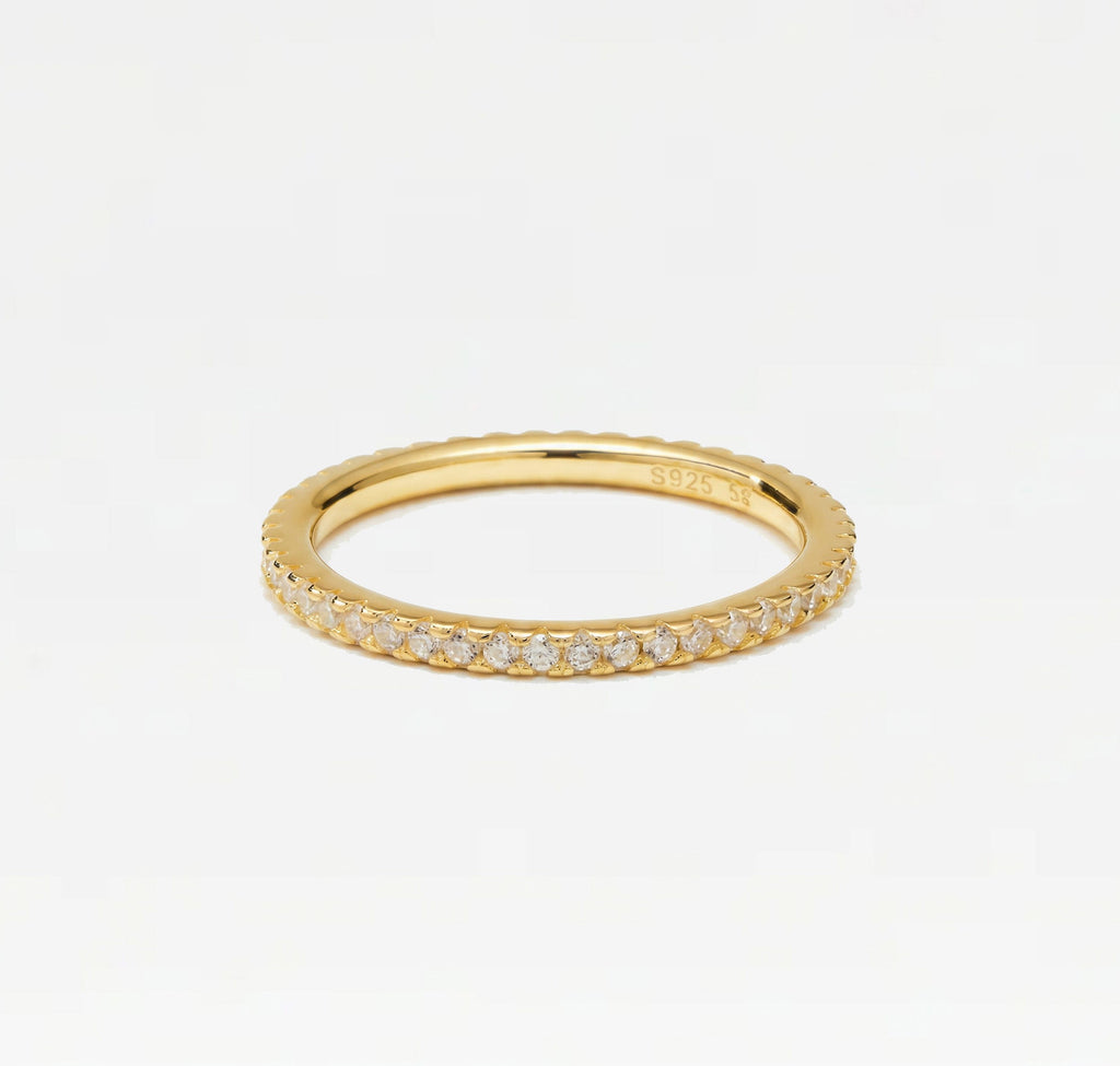 The M Essential Pavé Band