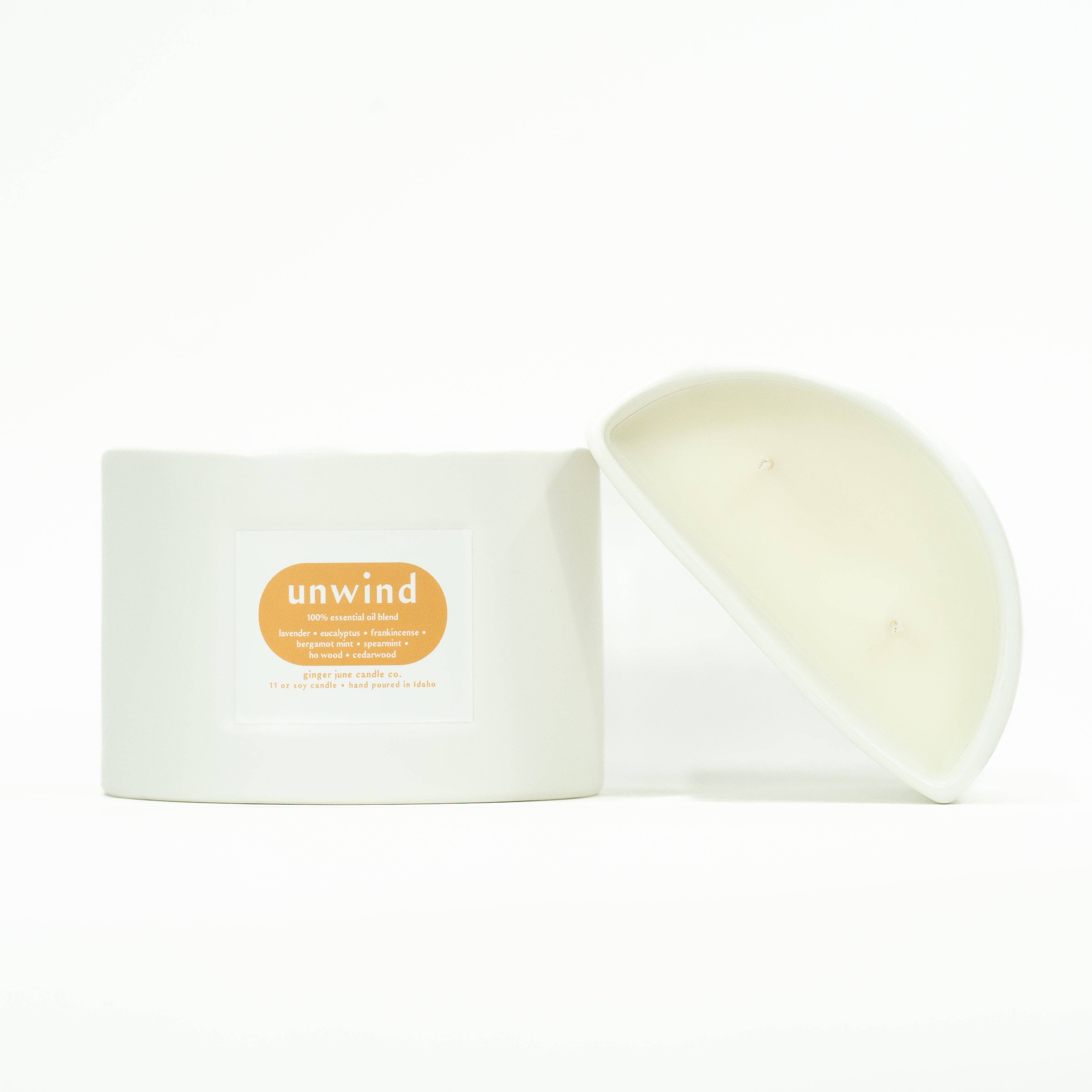 Half moon candle | 11 oz | 100% essential oil